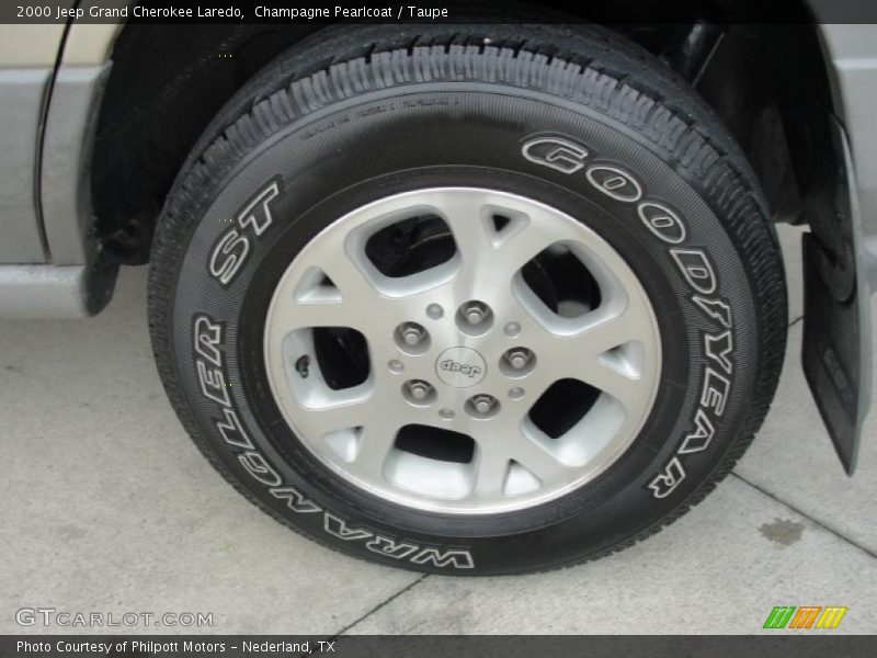 Champagne Pearlcoat / Taupe 2000 Jeep Grand Cherokee Laredo