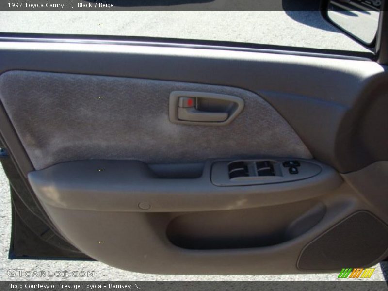Black / Beige 1997 Toyota Camry LE