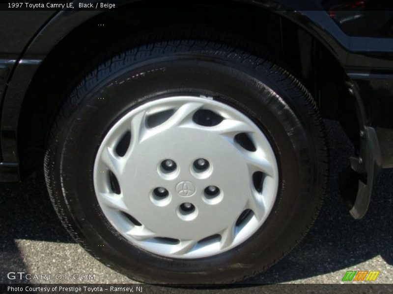 Black / Beige 1997 Toyota Camry LE
