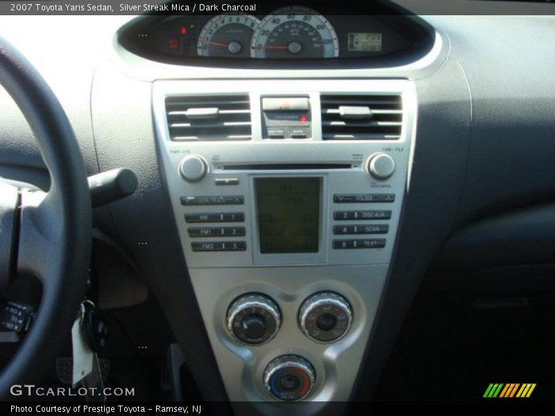 Silver Streak Mica / Dark Charcoal 2007 Toyota Yaris Sedan