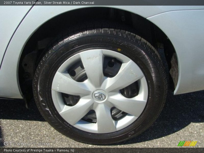 Silver Streak Mica / Dark Charcoal 2007 Toyota Yaris Sedan