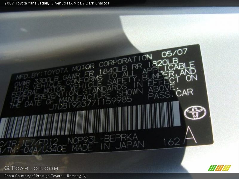 Silver Streak Mica / Dark Charcoal 2007 Toyota Yaris Sedan