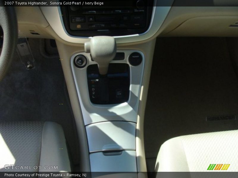 Sonora Gold Pearl / Ivory Beige 2007 Toyota Highlander