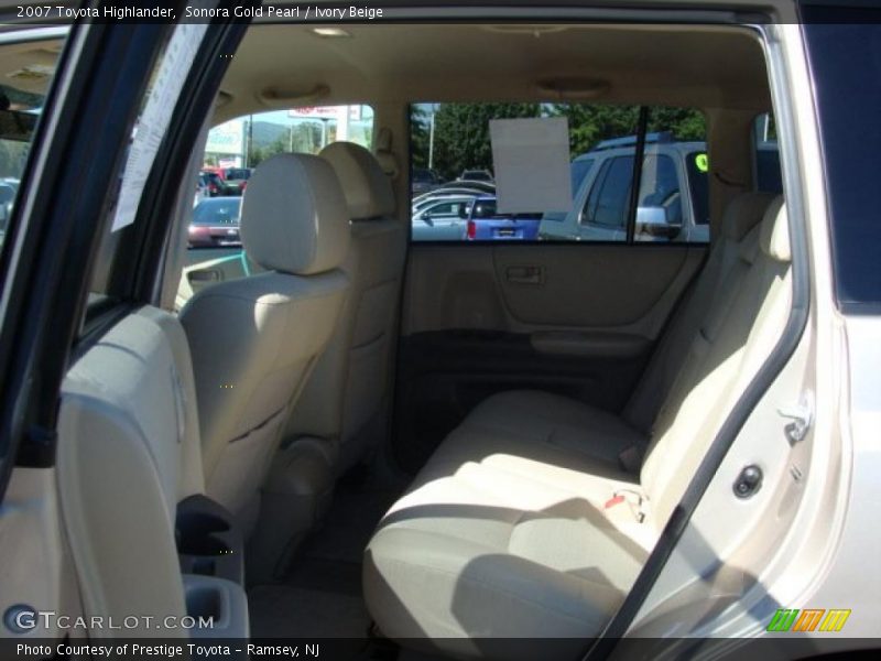 Sonora Gold Pearl / Ivory Beige 2007 Toyota Highlander