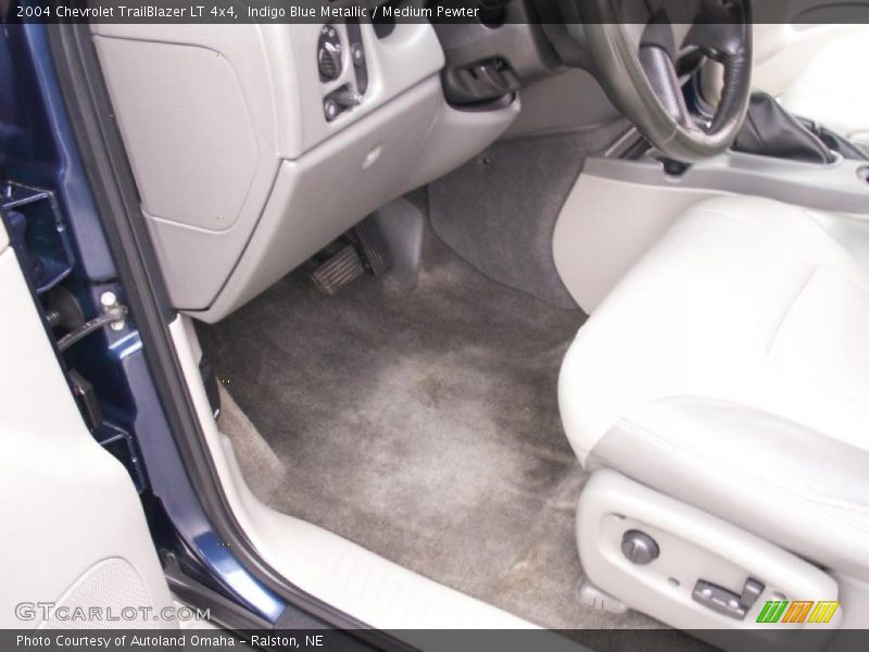 Indigo Blue Metallic / Medium Pewter 2004 Chevrolet TrailBlazer LT 4x4