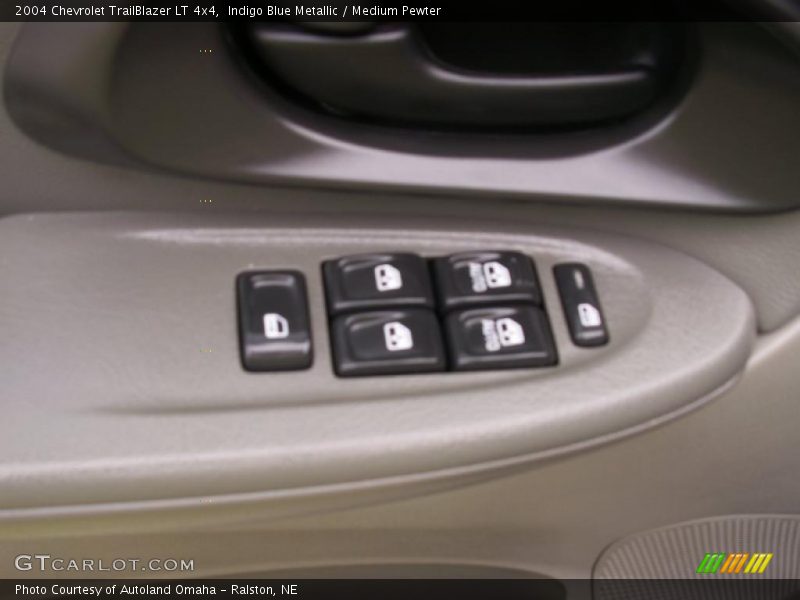 Indigo Blue Metallic / Medium Pewter 2004 Chevrolet TrailBlazer LT 4x4