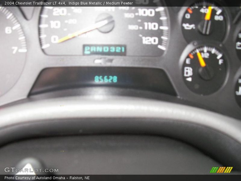 Indigo Blue Metallic / Medium Pewter 2004 Chevrolet TrailBlazer LT 4x4
