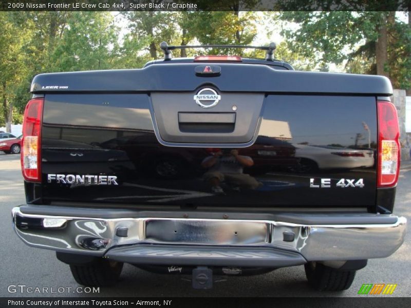 Super Black / Graphite 2009 Nissan Frontier LE Crew Cab 4x4