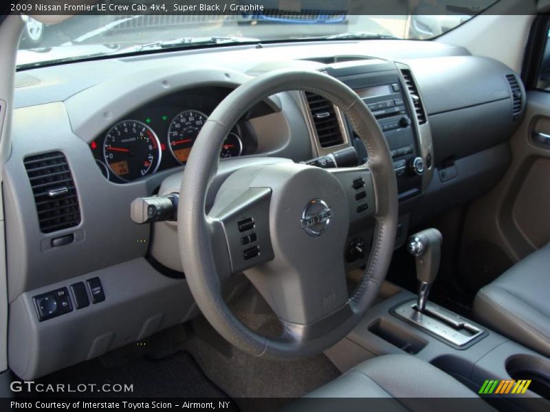 Super Black / Graphite 2009 Nissan Frontier LE Crew Cab 4x4