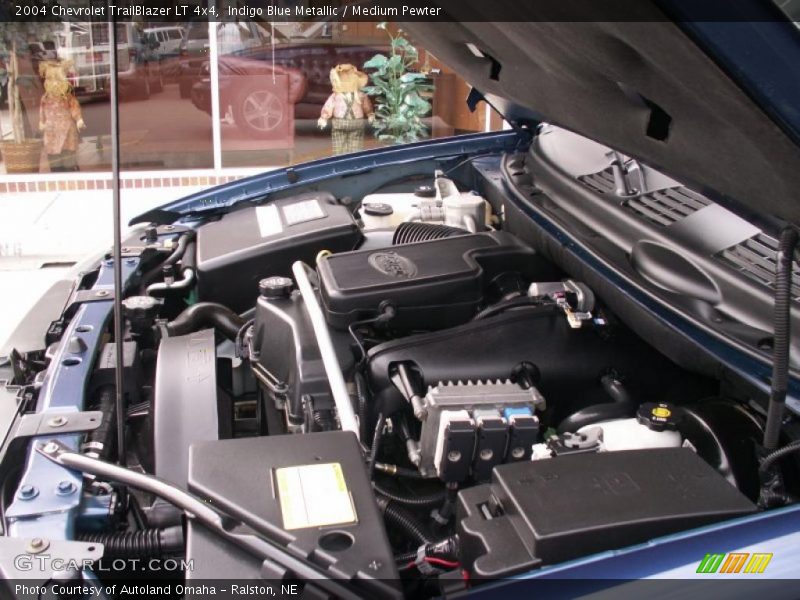 Indigo Blue Metallic / Medium Pewter 2004 Chevrolet TrailBlazer LT 4x4