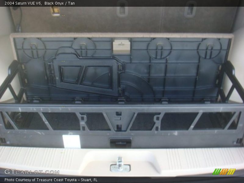 Black Onyx / Tan 2004 Saturn VUE V6