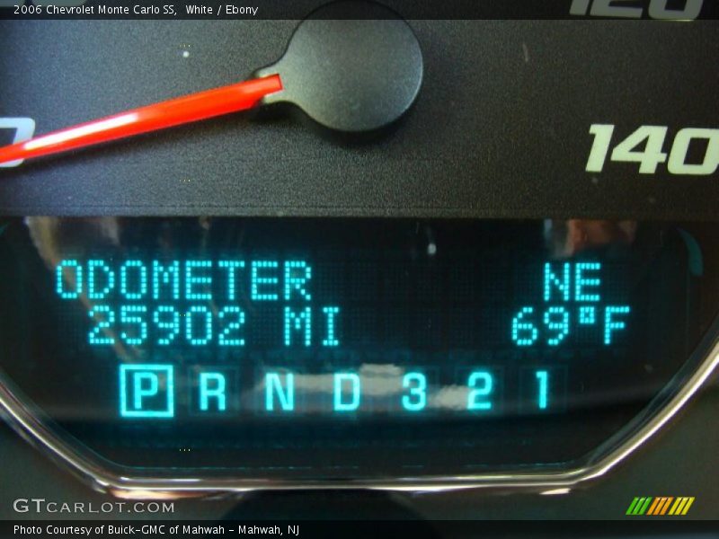 White / Ebony 2006 Chevrolet Monte Carlo SS