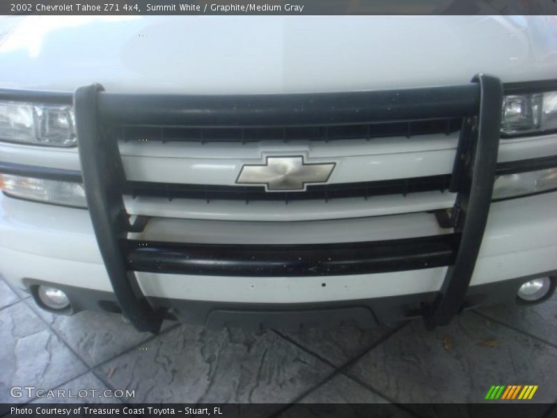 Summit White / Graphite/Medium Gray 2002 Chevrolet Tahoe Z71 4x4