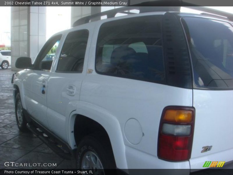 Summit White / Graphite/Medium Gray 2002 Chevrolet Tahoe Z71 4x4