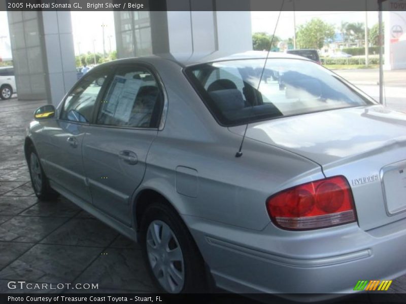 Bright Silver / Beige 2005 Hyundai Sonata GL