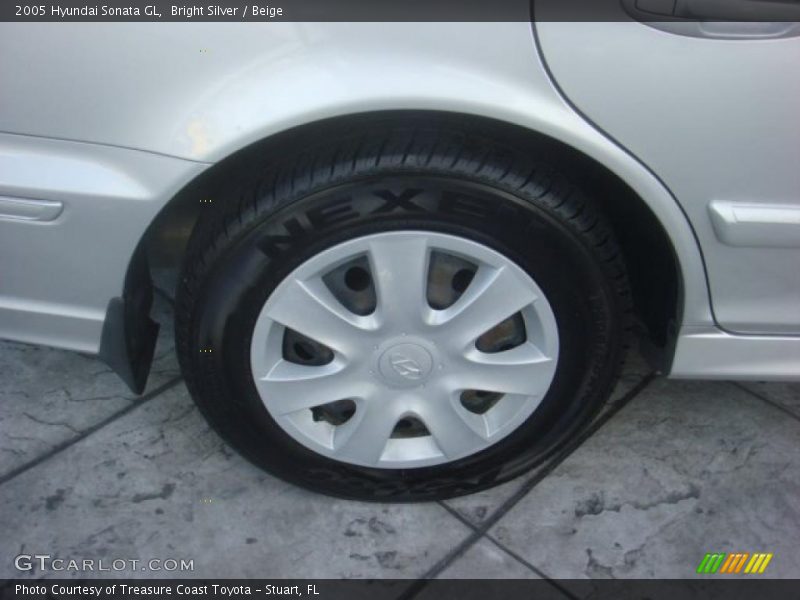 Bright Silver / Beige 2005 Hyundai Sonata GL