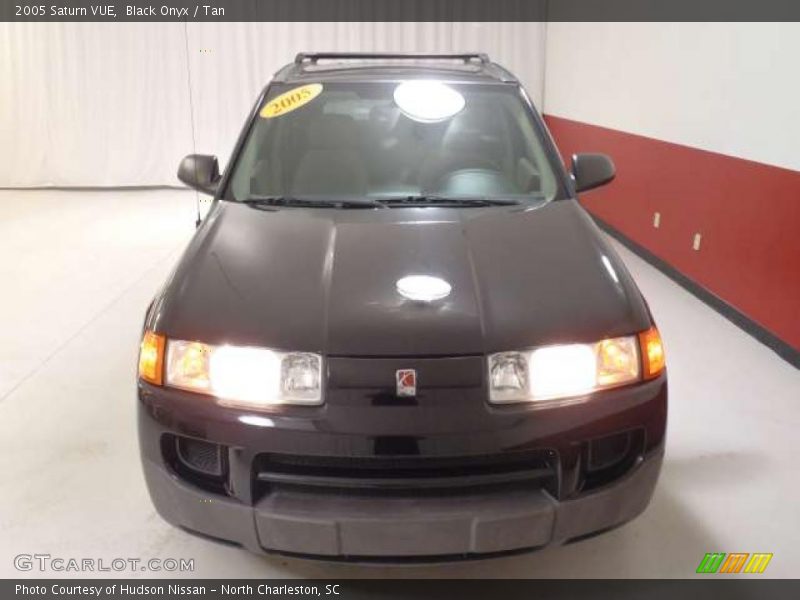 Black Onyx / Tan 2005 Saturn VUE