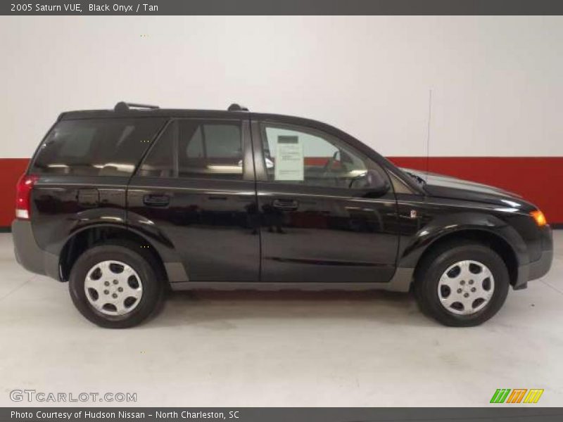 Black Onyx / Tan 2005 Saturn VUE