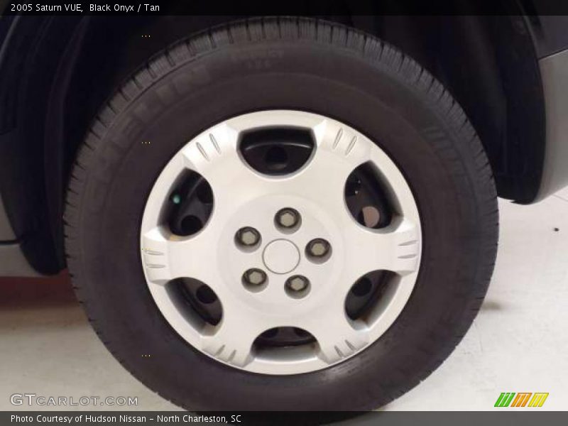 Black Onyx / Tan 2005 Saturn VUE