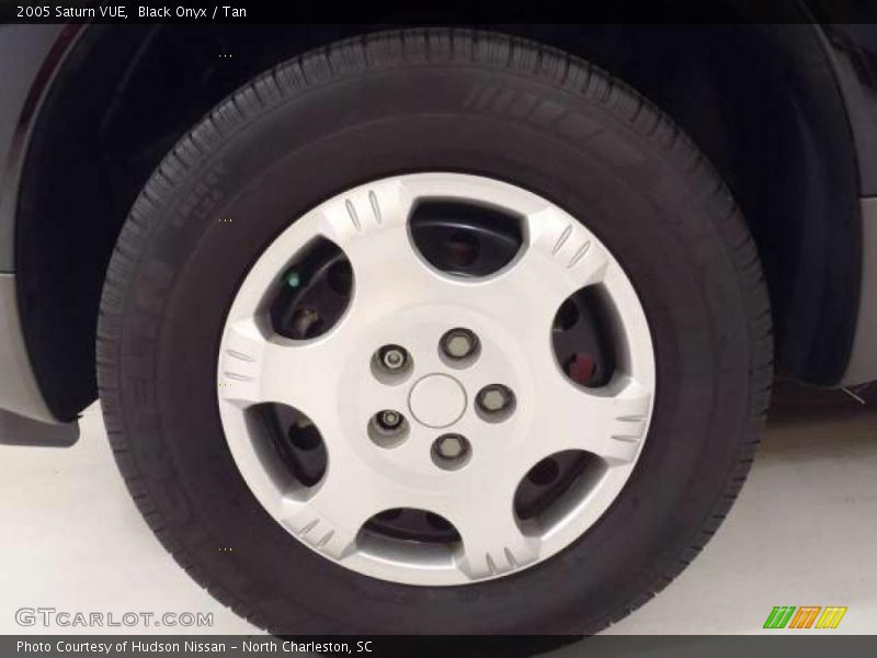 Black Onyx / Tan 2005 Saturn VUE