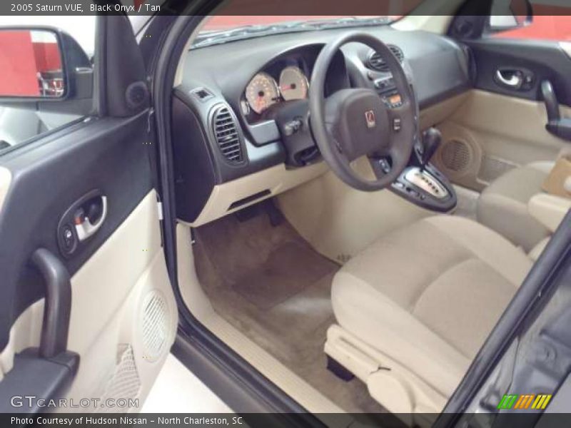 Black Onyx / Tan 2005 Saturn VUE