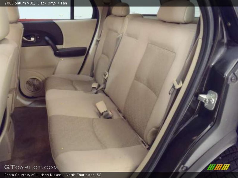 Black Onyx / Tan 2005 Saturn VUE