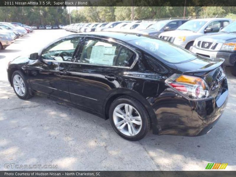 Super Black / Blond 2011 Nissan Altima 3.5 SR