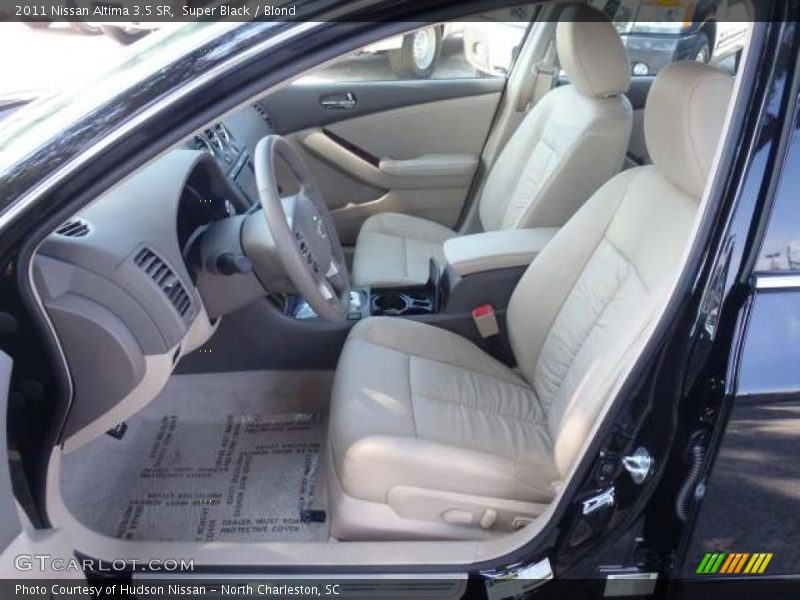 Super Black / Blond 2011 Nissan Altima 3.5 SR