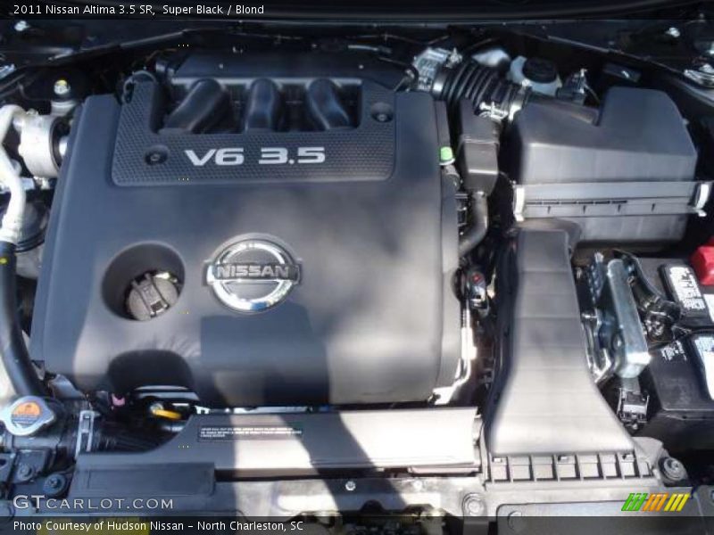 Super Black / Blond 2011 Nissan Altima 3.5 SR