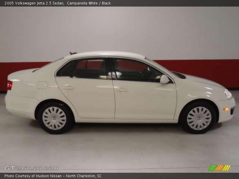 Campanella White / Black 2005 Volkswagen Jetta 2.5 Sedan