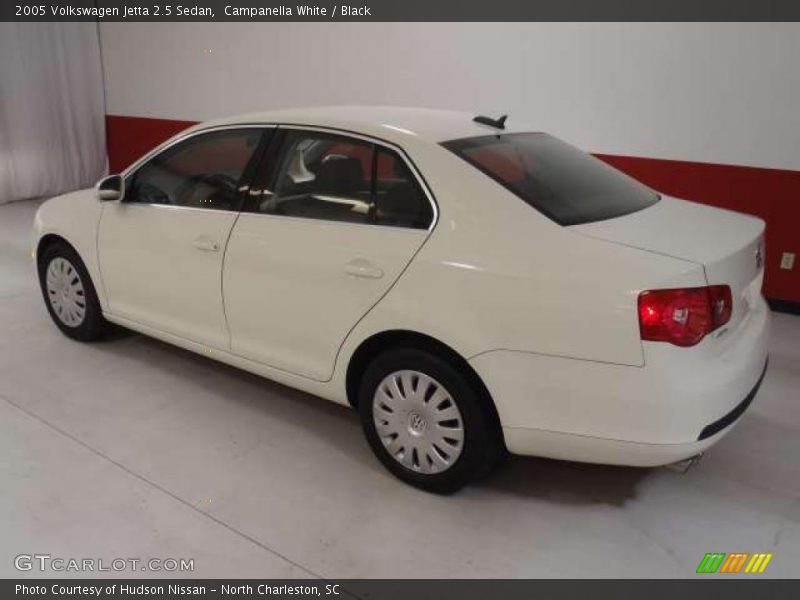 Campanella White / Black 2005 Volkswagen Jetta 2.5 Sedan