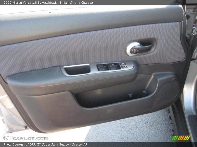 Brillant Silver / Charcoal 2009 Nissan Versa 1.8 SL Hatchback