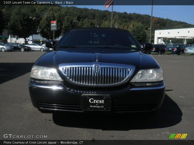 Black / Black 2005 Lincoln Town Car Signature L