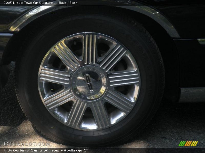 Black / Black 2005 Lincoln Town Car Signature L