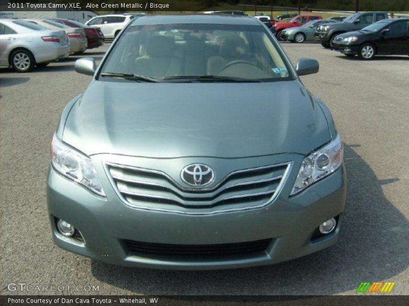 Aloe Green Metallic / Bisque 2011 Toyota Camry XLE