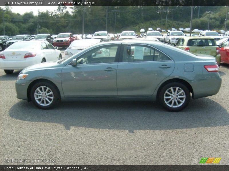 Aloe Green Metallic / Bisque 2011 Toyota Camry XLE