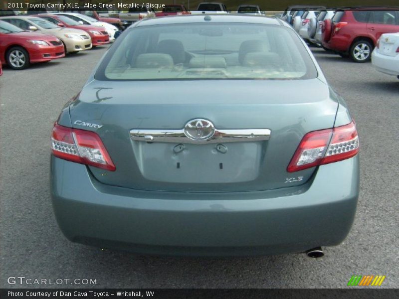 Aloe Green Metallic / Bisque 2011 Toyota Camry XLE