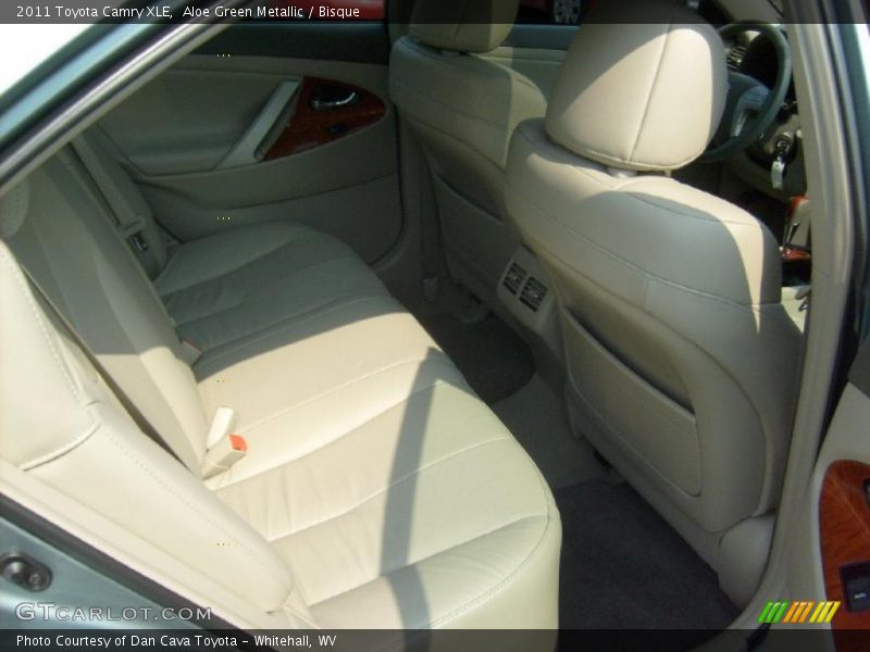 Aloe Green Metallic / Bisque 2011 Toyota Camry XLE
