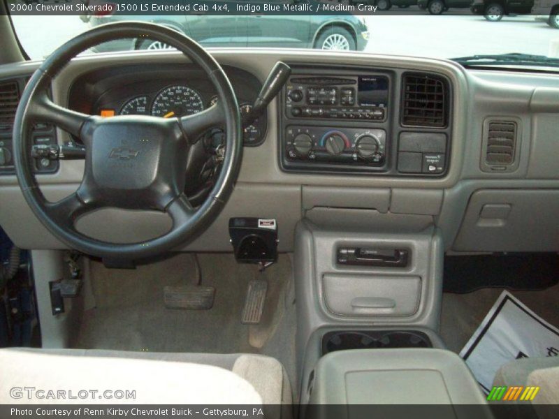 Indigo Blue Metallic / Medium Gray 2000 Chevrolet Silverado 1500 LS Extended Cab 4x4