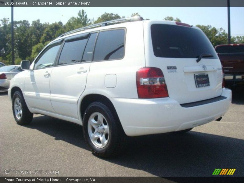 Super White / Ivory 2005 Toyota Highlander I4