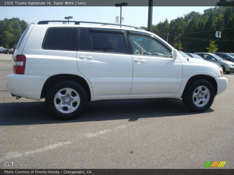 Super White / Ivory 2005 Toyota Highlander I4