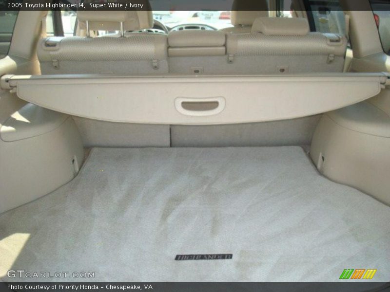 Super White / Ivory 2005 Toyota Highlander I4