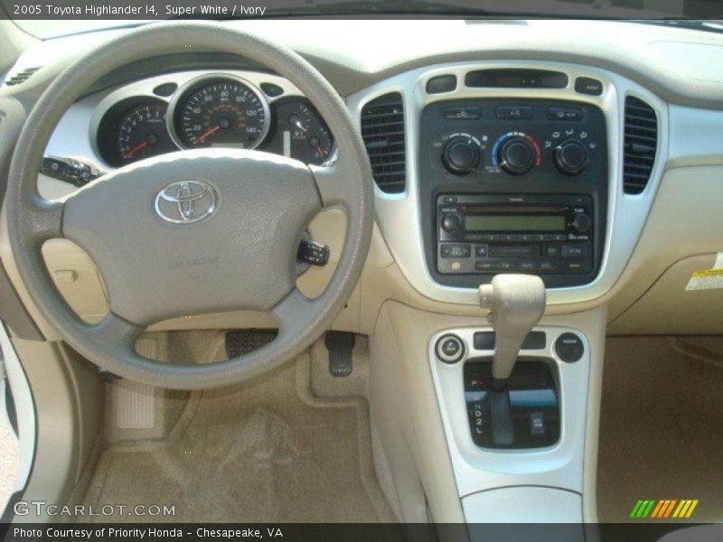 Super White / Ivory 2005 Toyota Highlander I4