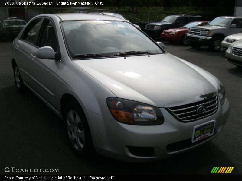 Bright Silver Metallic / Gray 2009 Kia Spectra EX Sedan