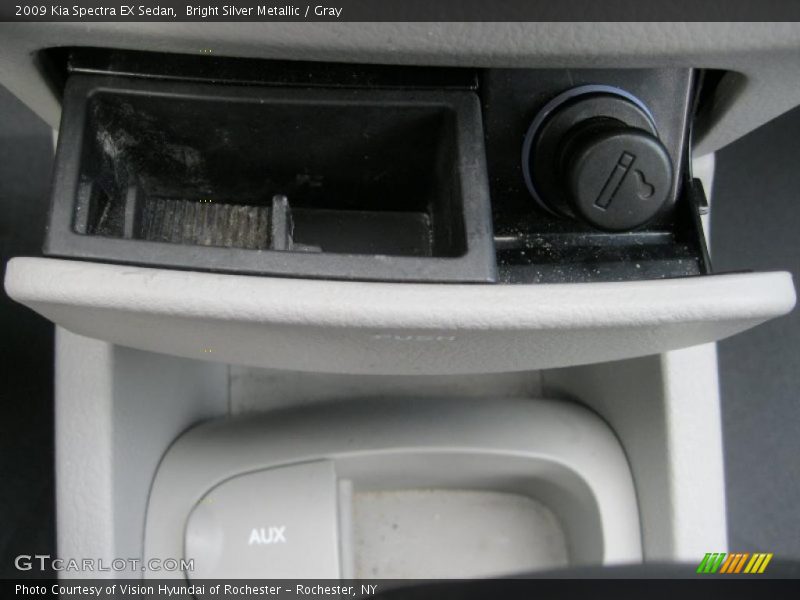 Bright Silver Metallic / Gray 2009 Kia Spectra EX Sedan