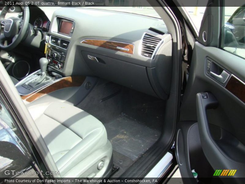 Brilliant Black / Black 2011 Audi Q5 2.0T quattro