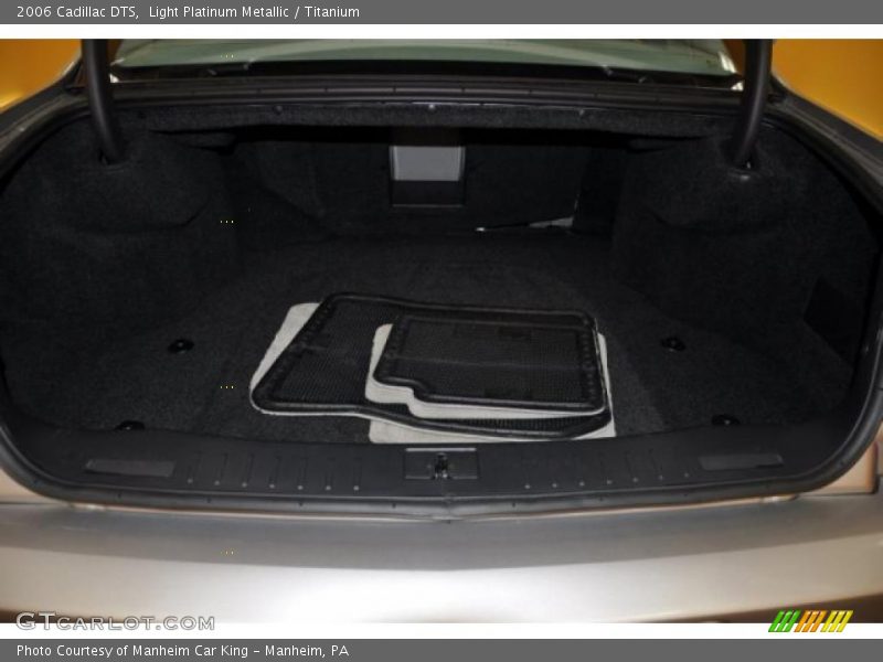 Light Platinum Metallic / Titanium 2006 Cadillac DTS