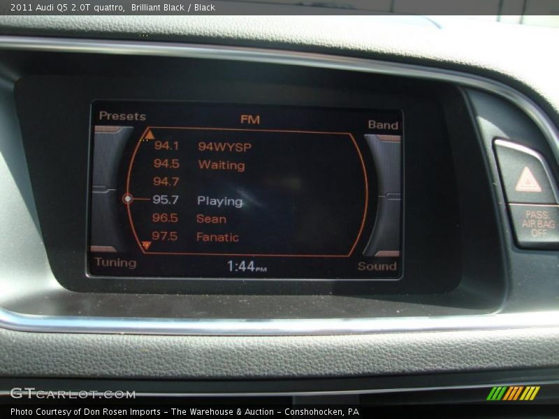 Brilliant Black / Black 2011 Audi Q5 2.0T quattro