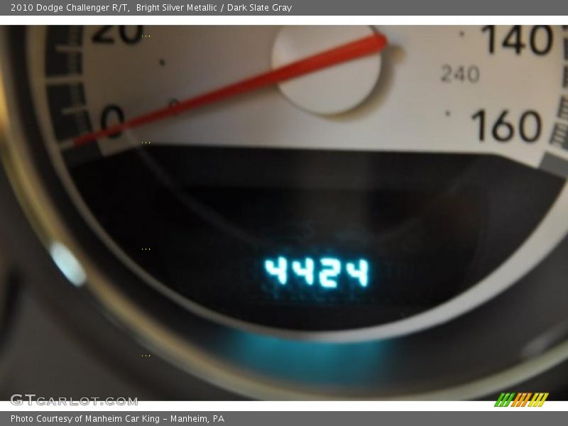 Bright Silver Metallic / Dark Slate Gray 2010 Dodge Challenger R/T
