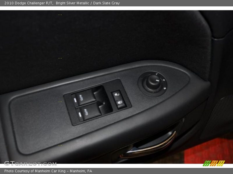 Bright Silver Metallic / Dark Slate Gray 2010 Dodge Challenger R/T
